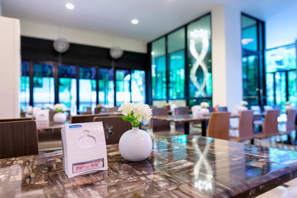 Soho Boutique Hotel Tak Exterior foto