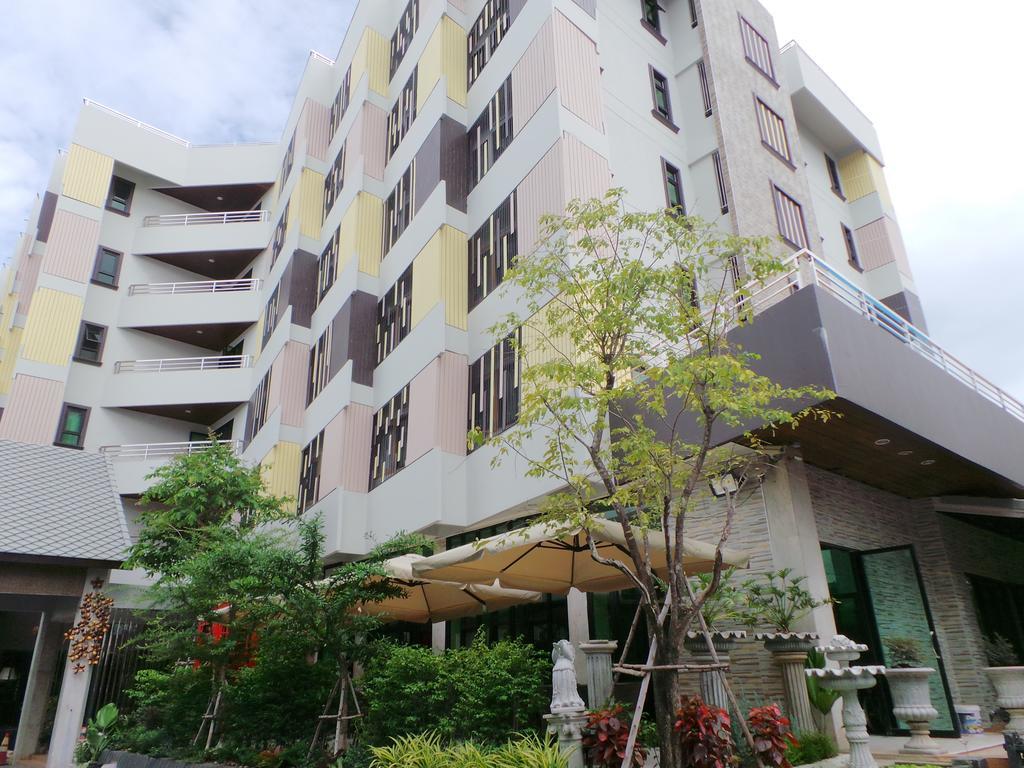 Soho Boutique Hotel Tak Exterior foto
