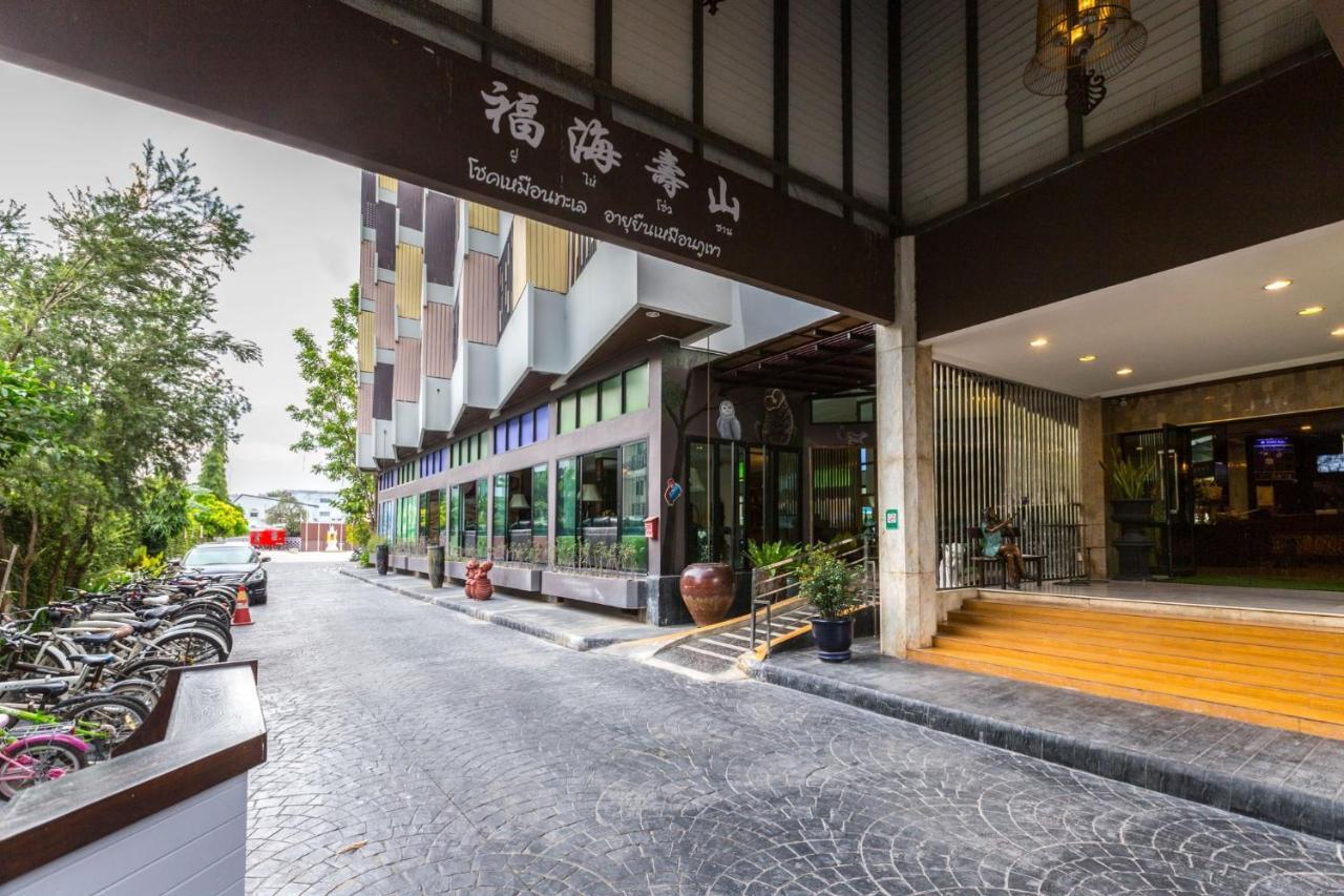 Soho Boutique Hotel Tak Exterior foto